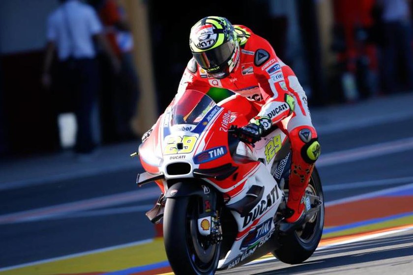 MotoGP Grand Prix Βαλένθια: Οι τίτλοι τέλους του 2015 (photos)