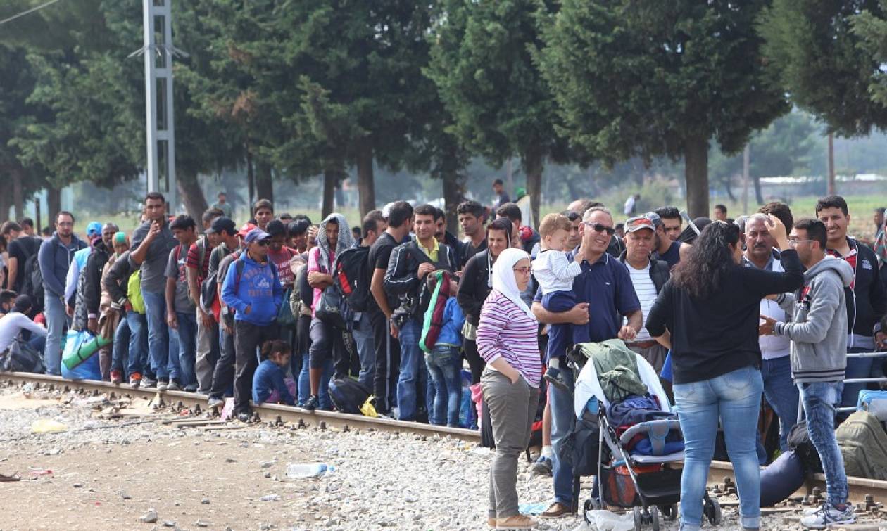 Χιλιάδες πρόσφυγες εγκλωβισμένοι στην Ειδομένη