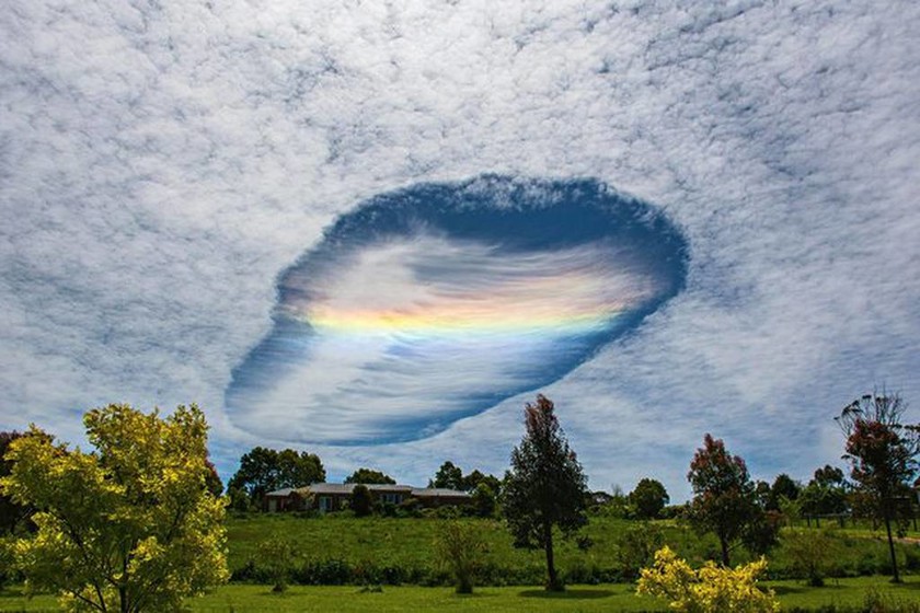 Η «τρύπα» στα σύννεφα που μπέρδεψε το διαδίκτυο (photo)