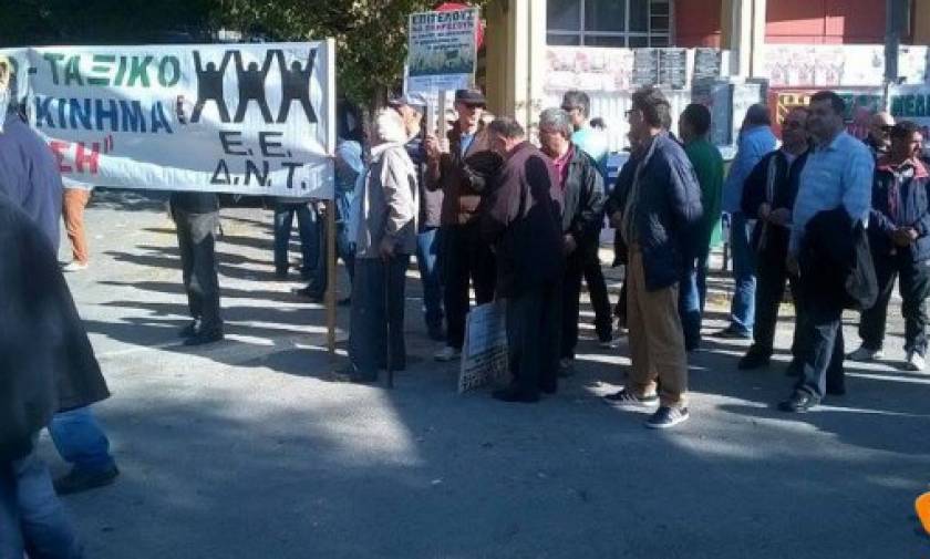 Θεσσαλονίκη: Χαμός στο Facebook με το ζεϊμπέκικο του συνταξιούχου (photo)!