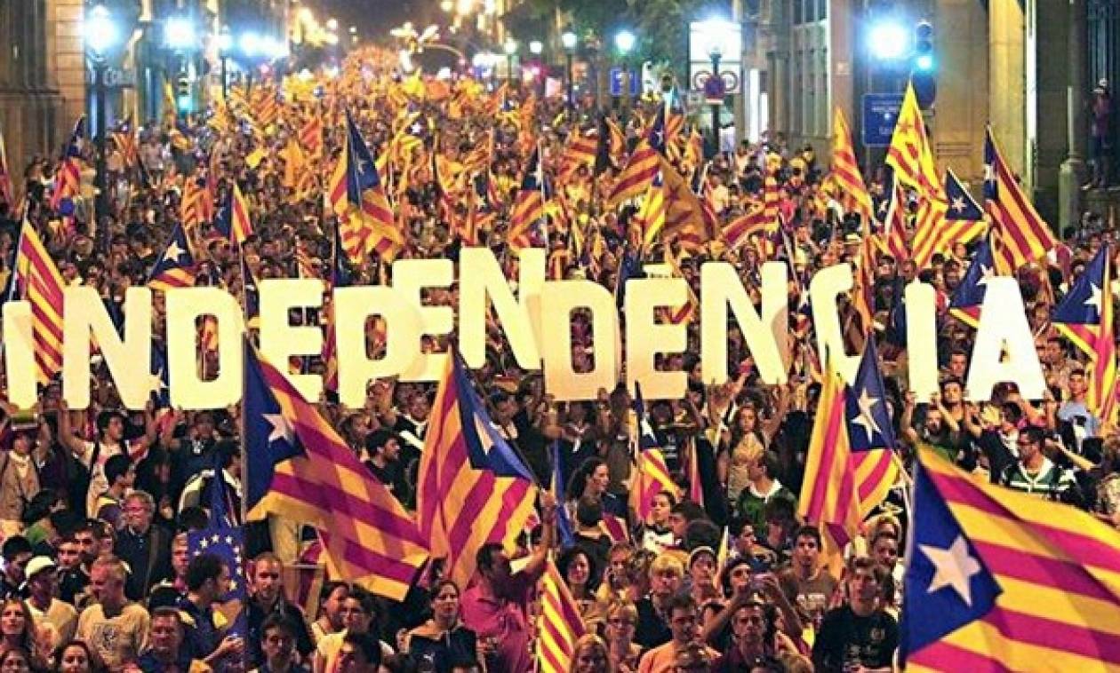 Fitch: Υποβάθμισε την Καταλονία σε «σκουπίδι»