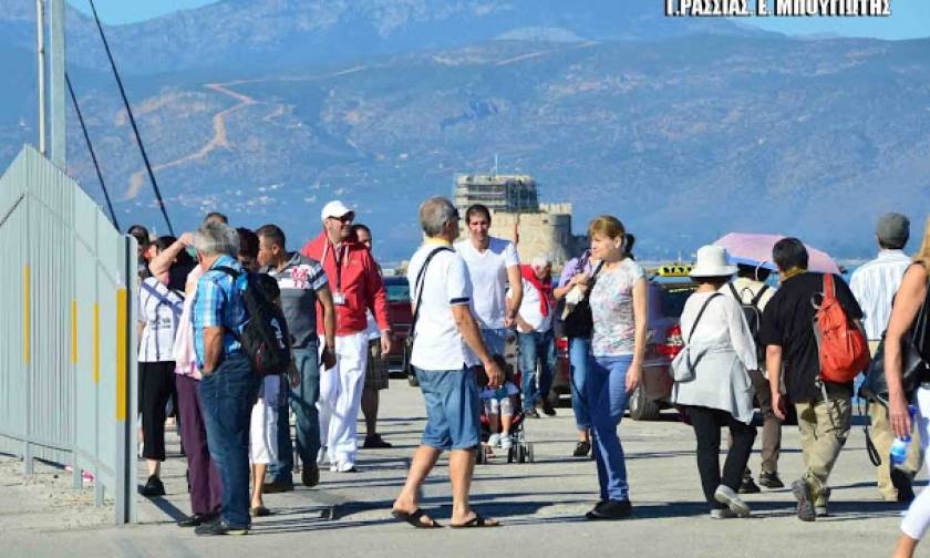 Ναύπλιο: Τα χαμόγελα εκατοντάδων τουριστών πάγωσαν ξαφνικά (photos)