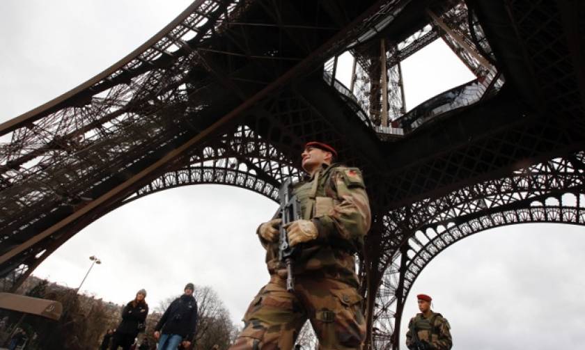 Επίθεση Παρίσι: Το Βέλγιο προτείνει στους πολίτες του να μην ταξιδεύουν στο γαλλική πρωτεύουσα