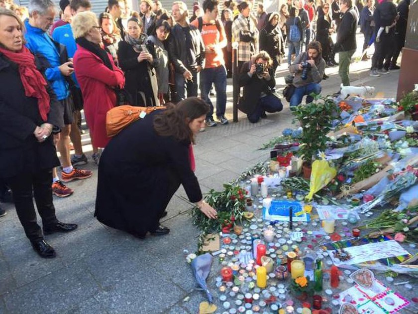 Επίθεση Γαλλία: Στο Παρίσι η Ζωή Κωνσταντοπούλου (photos)