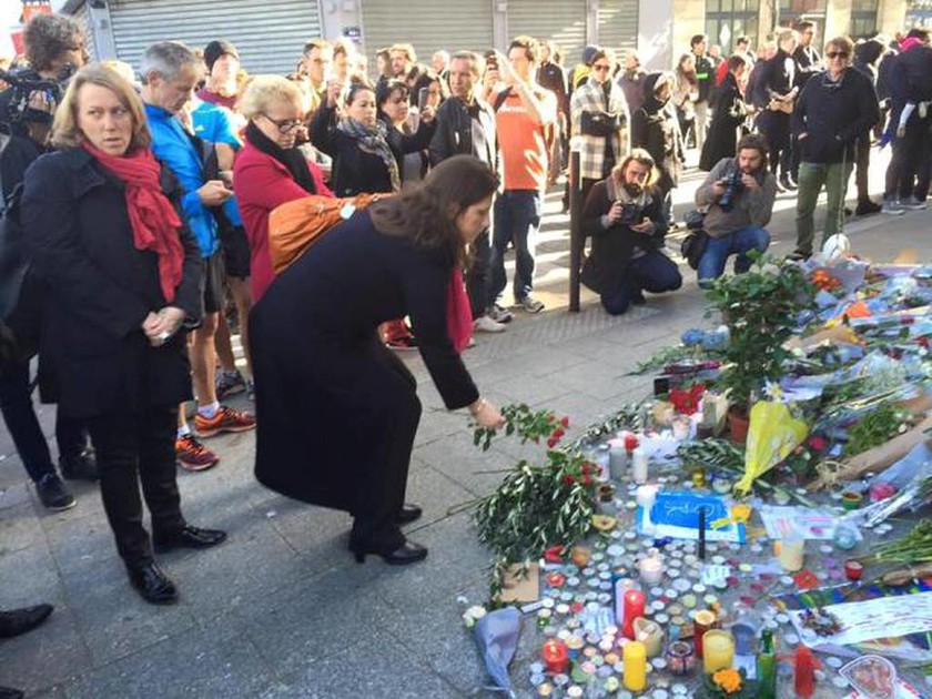 Επίθεση Γαλλία: Στο Παρίσι η Ζωή Κωνσταντοπούλου (photos)