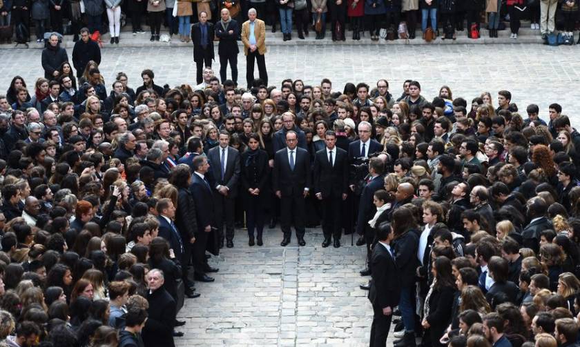 Επίθεση Παρίσι: Ενός λεπτού σιγή για τα θύματα του μακελειού (video+photos)