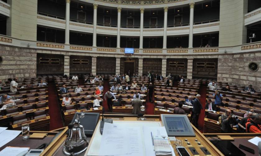 Βουλή: Καταθέτουν νέο σχέδιο νόμου με προαπαιτούμενα