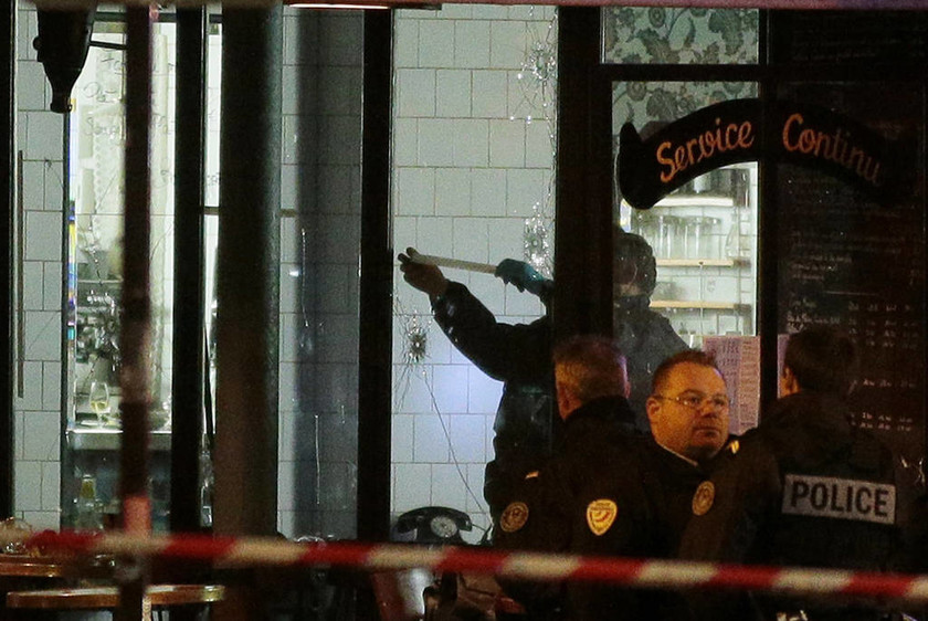 Συγκλονιστικά στιγμιότυπα - Το Παρίσι μετά τις τρομοκρατικές επιθέσεις (photos)