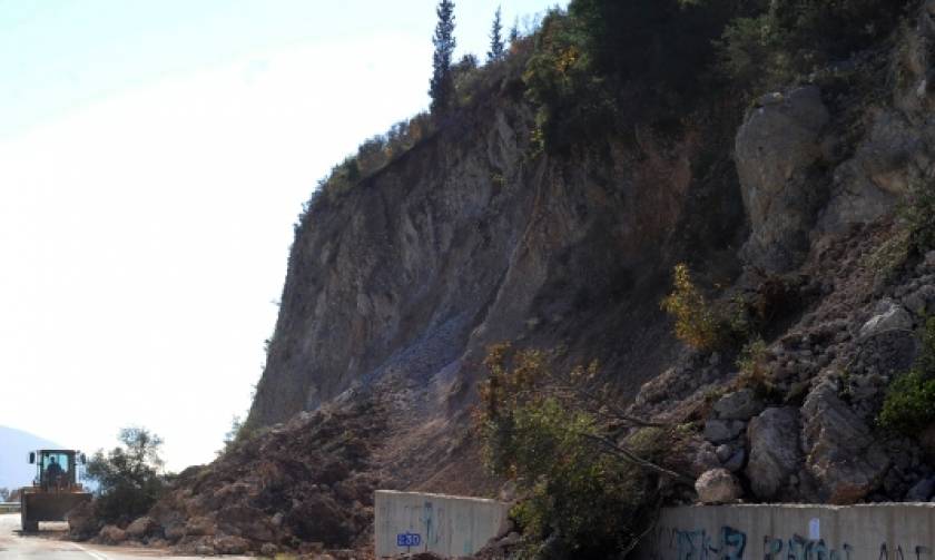 Σεισμός Λευκάδα - ΙΓΜΕ: Πιθανές νέες κατολισθήσεις από το σεισμό
