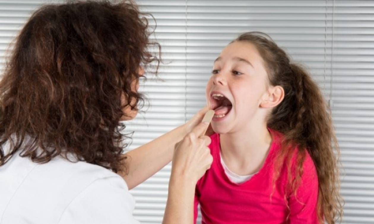 Πυώδης αμυγδαλίτιδα: Πώς εκδηλώνεται, πώς θα προστετέψετε το παιδί σας