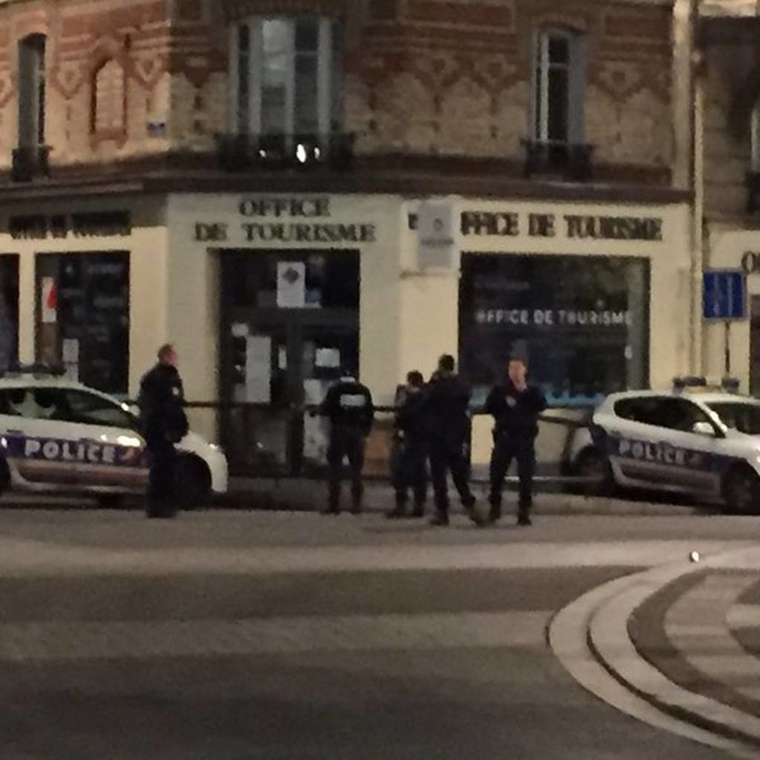 Παρίσι: Νέα επιχείρηση της αστυνομίας με ανταλλαγή πυροβολισμών και τραυματίες - Δείτε LIVE εικόνα