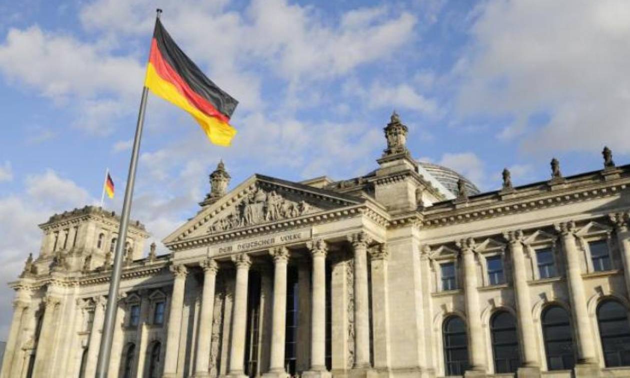 Spiegel: Το Βερολίνο εξετάζει επέμβαση στη Συρία
