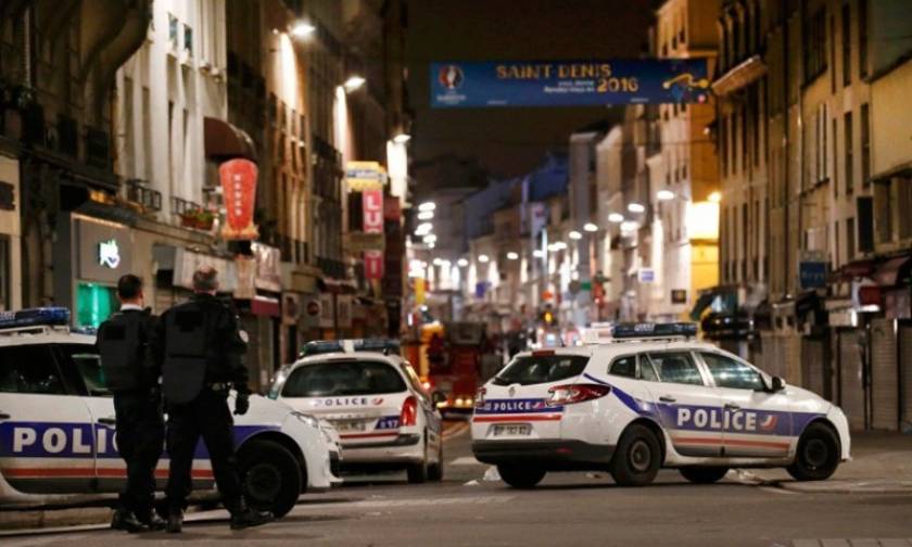 Επίθεση με μαχαίρι δέχτηκε καθηγητής στη Γαλλία - Οι δράστες φορούσαν μπλούζες υπερ του ISIS