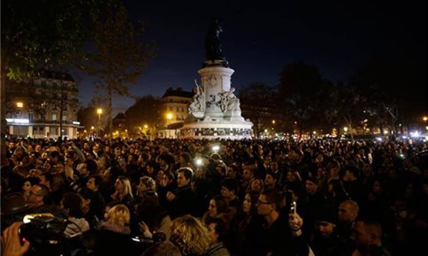 Επίθεση στο Παρίσι: Η απαγόρευση των διαδηλώσεων παρατάθηκε έως την Κυριακή