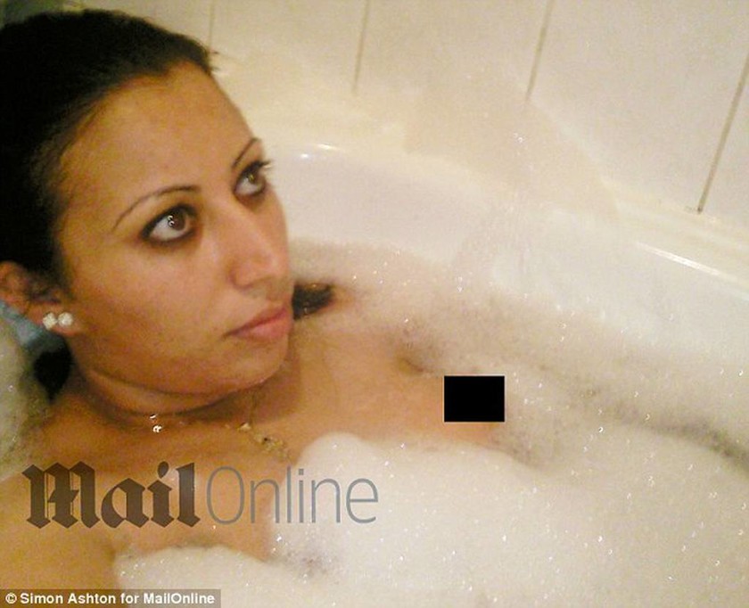 Η καμικάζι της Σεν Ντενί γυμνή στην μπανιέρα της – Τι είπε πριν ανατιναχθεί (photos&video)