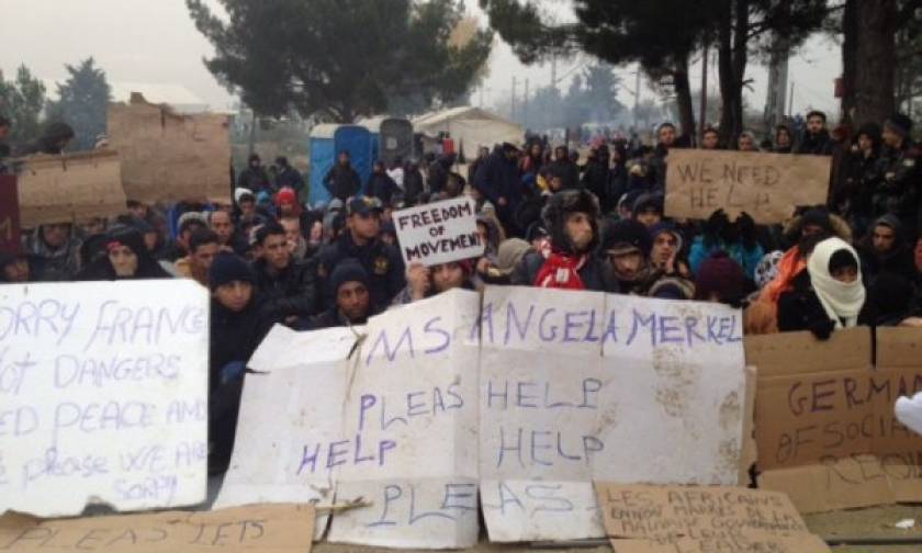Ειδομένη: Εκατοντάδες εγκλωβισμένοι πρόσφυγες διαμαρτύρονται για τη στάση των Σκοπίων (video)