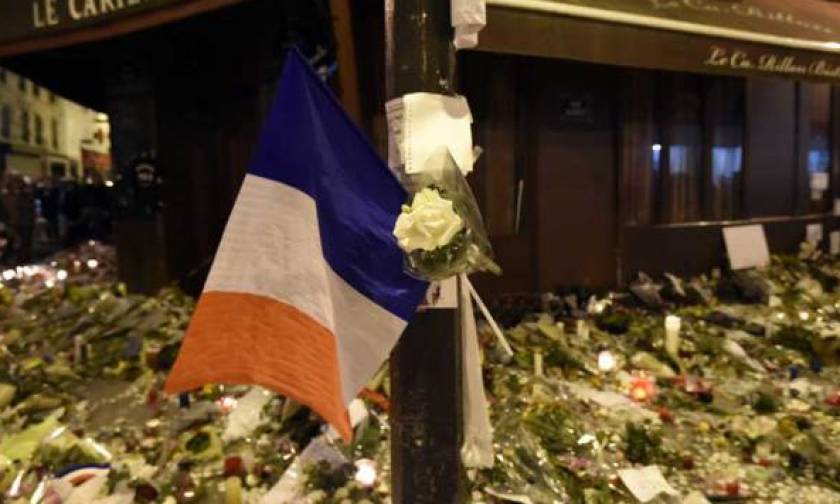 Η Γαλλία κηδεύει τα θύματα των τρομοκρατικών επιθέσεων