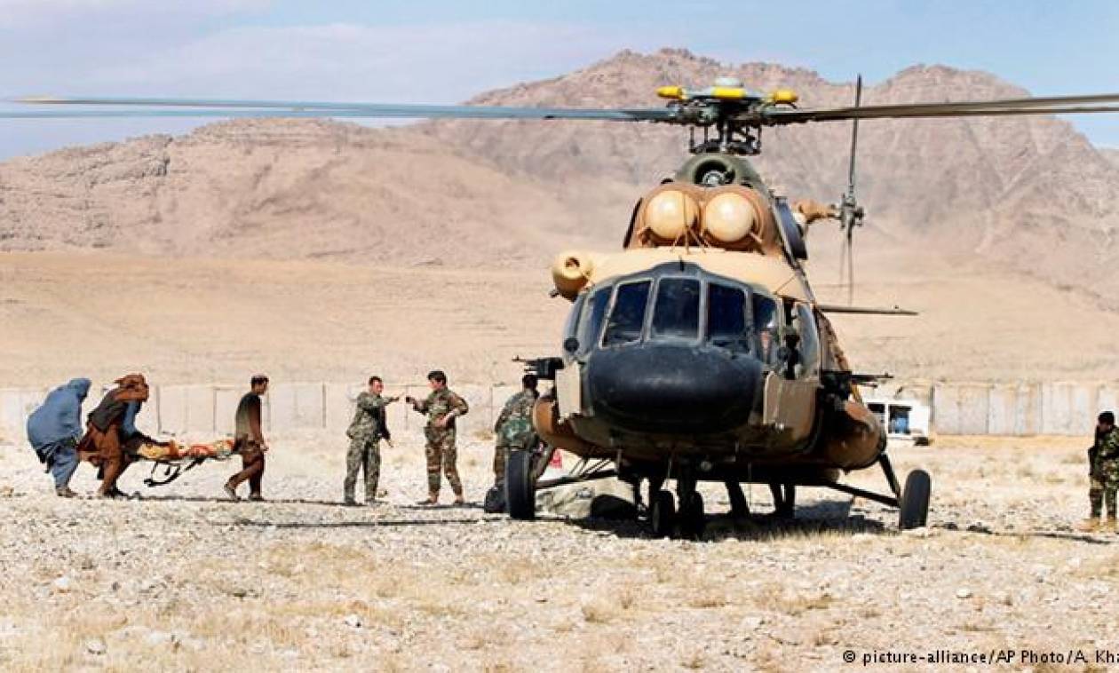 Καταρρίφθηκε από τους Ταλιμπάν το ελικόπτερο στο Αφγανιστάν – Κρατούν 18 αιχμαλώτους