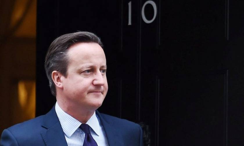 David Cameron puts case for Syria airstrikes to MPs