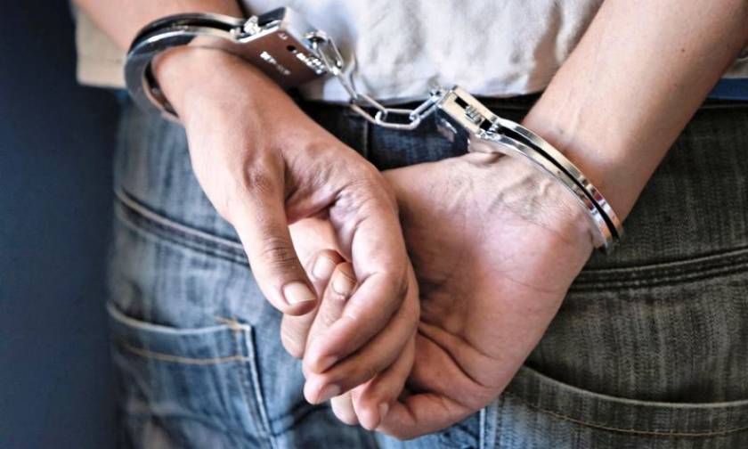 Χανιά: Σύλληψη 67χρονου με αρχαίους αμφορείς (pics)