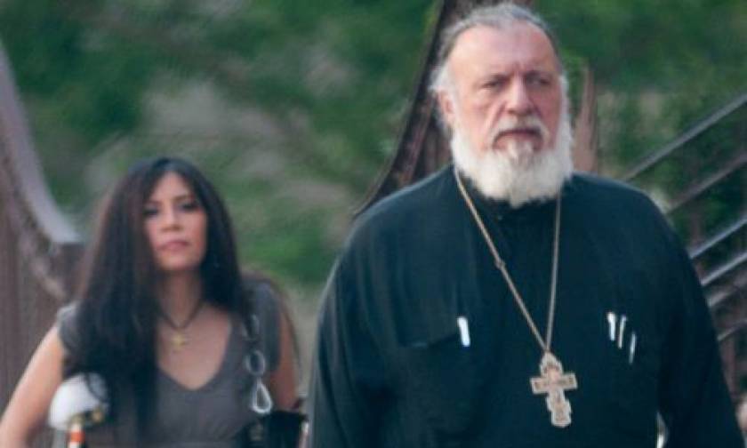Το Οικουμενικό Πατριαρχείο «ξύρισε» τον ιερέα με τα ροζ βίντεο