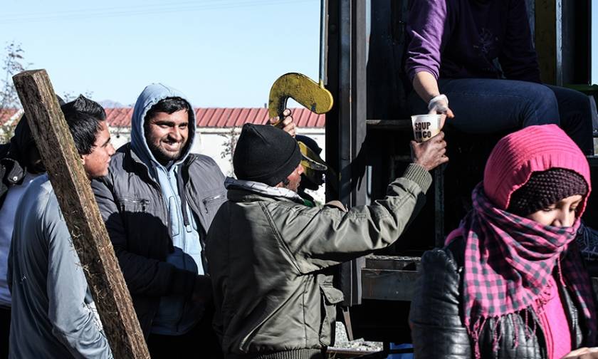 Η κυβέρνηση φέρνει στην Αθήνα τους πρόσφυγες από την Ειδομένη