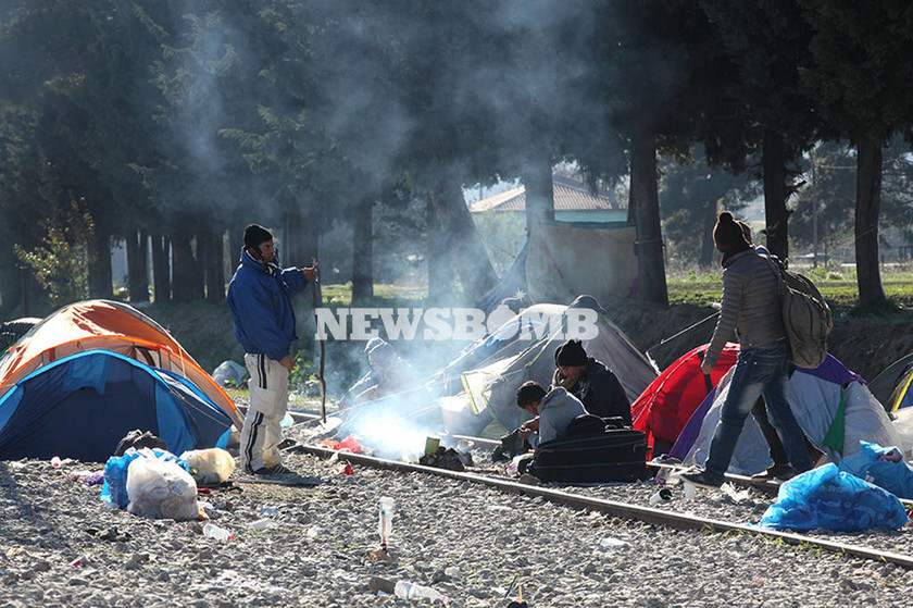 Η κυβέρνηση φέρνει στην Αθήνα τους πρόσφυγες από την Ειδομένη