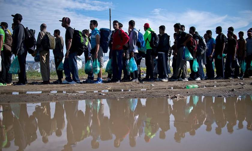 Αεροπορική μεταφορά προσφύγων εξετάζει η Ευρωπαϊκή Επιτροπή