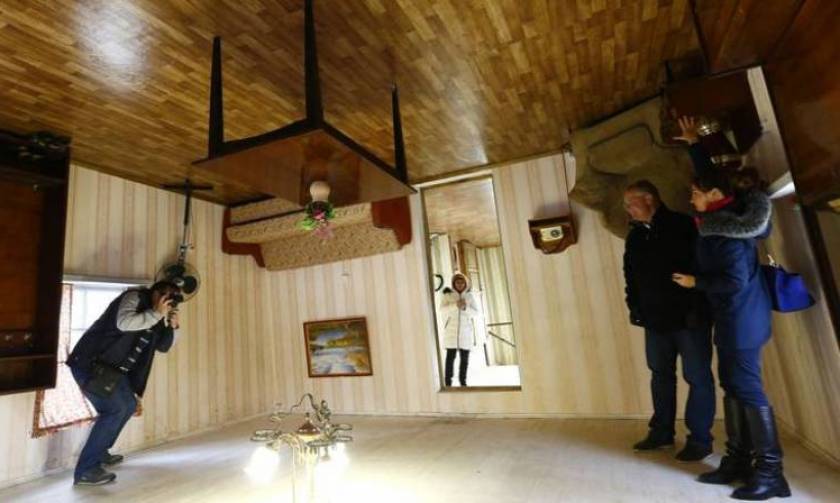 Το... αναποδογυρισμένο σπίτι της Λευκορωσίας (photo)