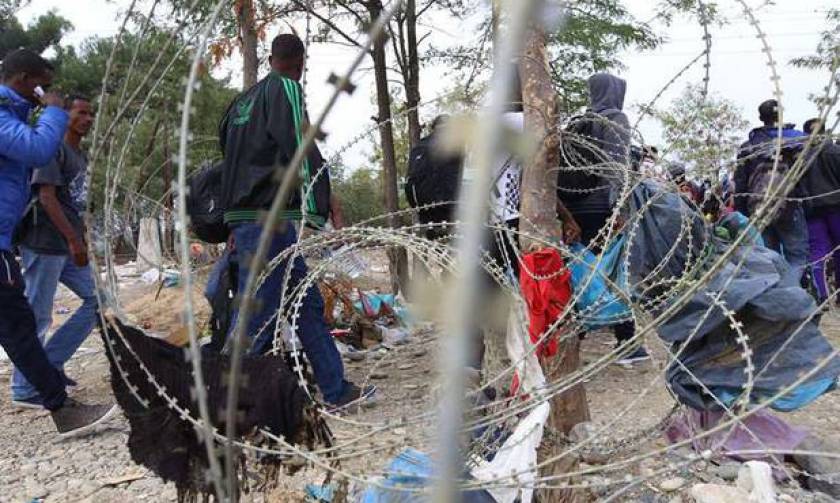 «Πολιορκία» και απειλές από την Ευρώπη για να αναλάβει τη φύλαξη των ελληνικών συνόρων