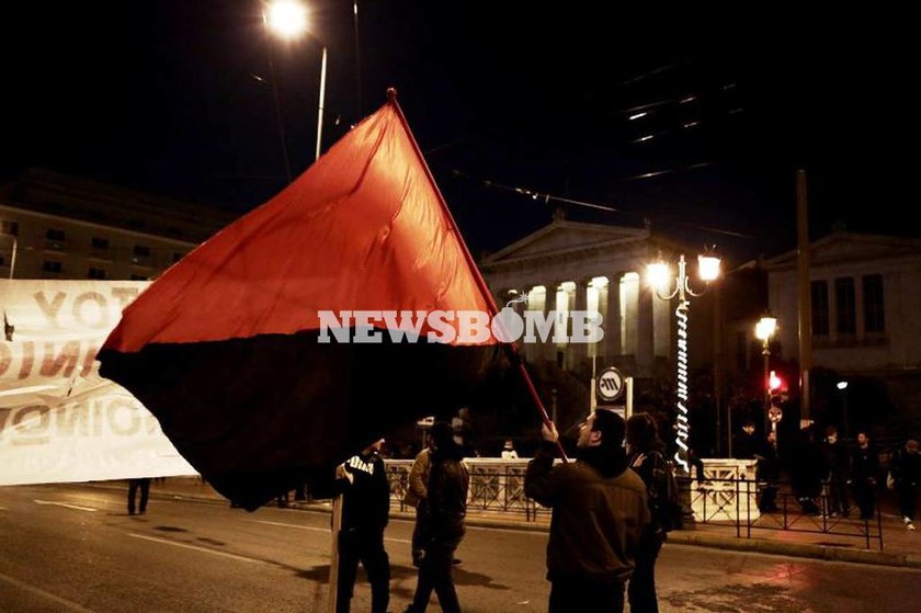 Επέτειος Γρηγορόπουλου: Ξεκίνησε η πορεία των αντιεξουσιαστών (pics)