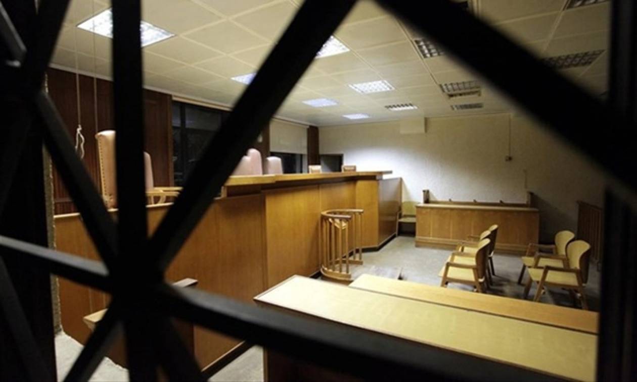 Λάρισα: 21 χρόνια φυλακή για υπεξαίρεση 2,7 εκατ. ευρώ από τράπεζα