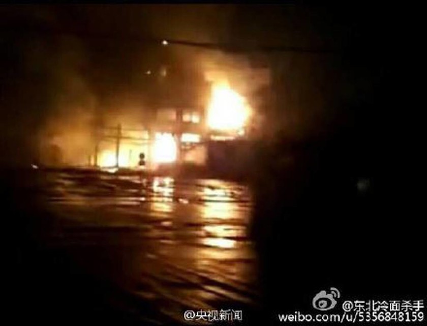 Κίνα: Τεράστια πυρκαγιά έπειτα από έκρηξη σε εργοστάσιο φυτοφαρμάκων (pics)