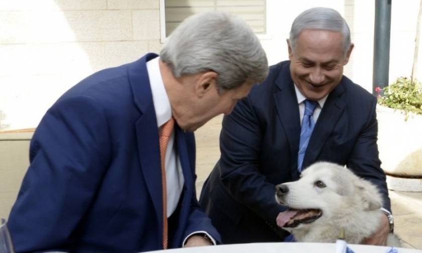 Ισραήλ: Η σκυλίτσα του Νετανιάχου δάγκωσε δύο πολιτικούς επισκέπτες