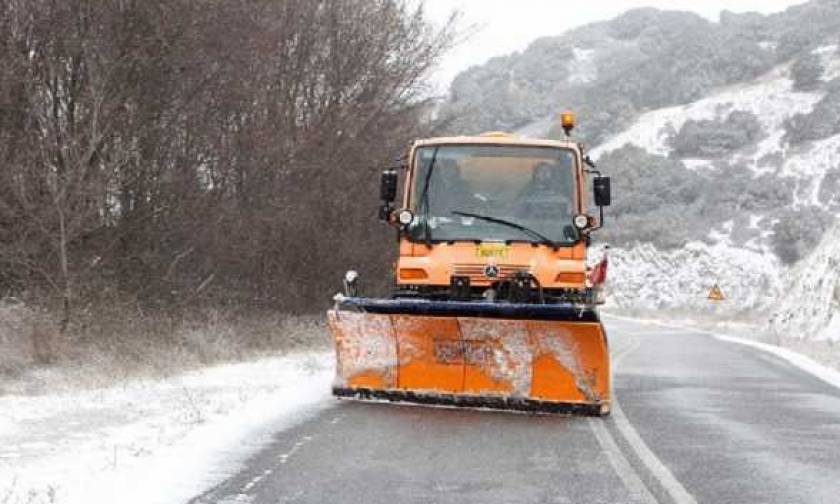 Ξεκίνησαν τα προβλήματα από τα πρώτα χιόνια: Διακοπή κυκλοφορίας στην ΕΟ Καλαμάτας - Σπάρτης