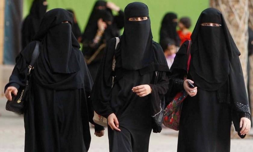 Άνοιξαν οι κάλπες στη Σαουδική Αραβία - Πρώτη φορά συμμετέχουν και γυναίκες
