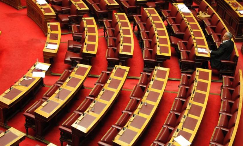 Στη Βουλή με τη μορφή του κατεπείγοντος την Τρίτη το νομοσχέδιο για τα «κόκκινα δάνεια»