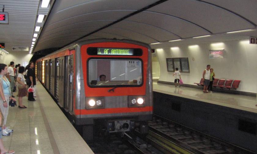 Άγνωστοι επιτέθηκαν σε ελεγκτές του μετρό στην Ομόνοια