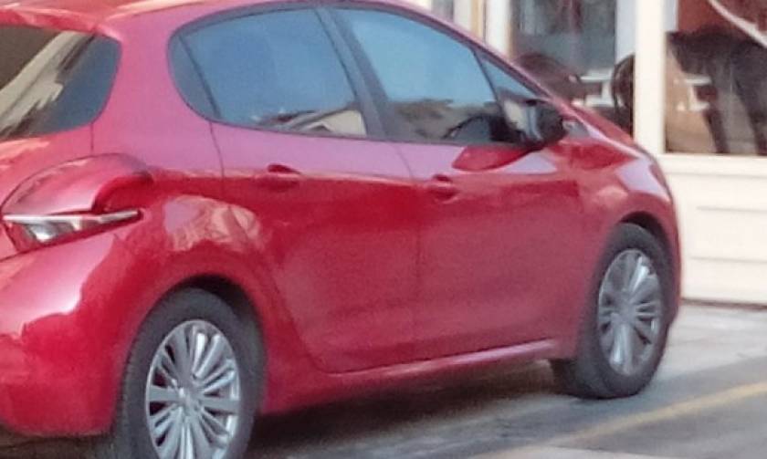 Θεσσαλονίκη: Χαμός στο Facebook με τον οδηγό… που πάρκαρε όπου βρήκε! (photos)