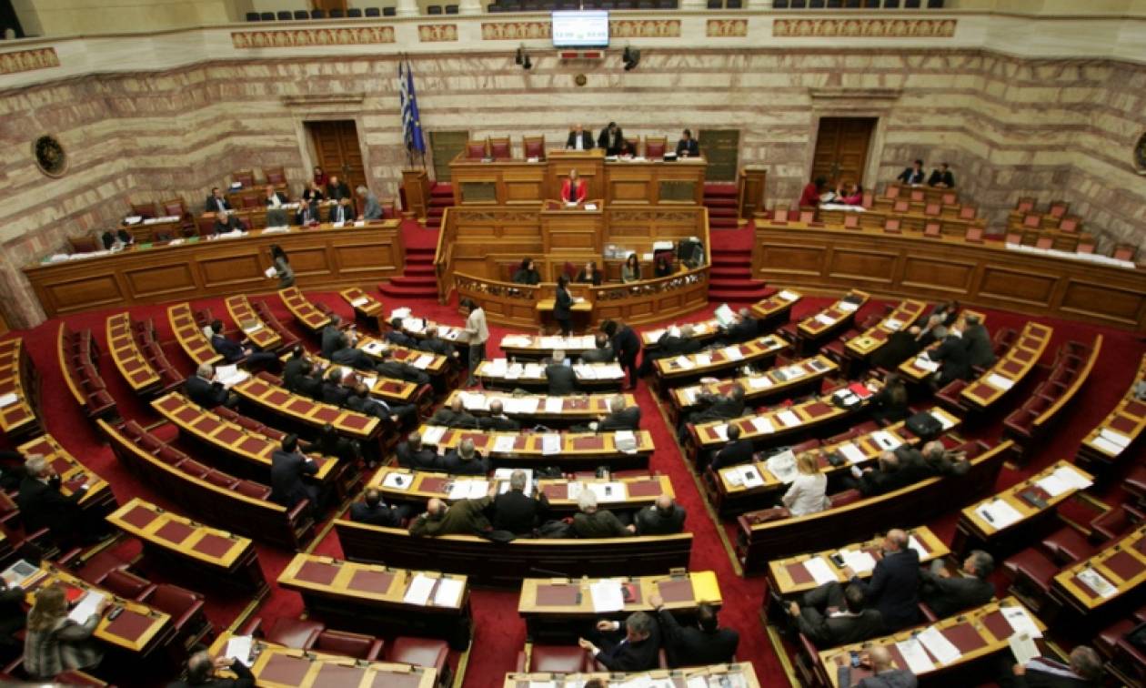 Βουλή: Πέρασε με 153 «ναι» το νομοσχέδιο με τα προαπαιτούμενα