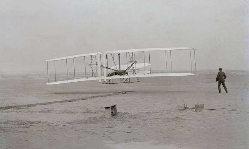 Σαν σήμερα το 1903 πραγματοποιείται η ιστορική πτήση των αδελφών Ράιτ
