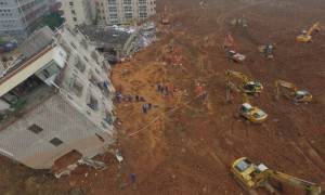 Βίντεο καταγράφουν τη στιγμή που 33 κτίρια ισοπεδώνονται από κατολίσθηση στην Κίνα (Pic & Vids)