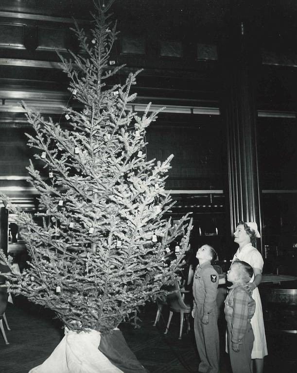 Μοναδικά Χριστουγεννιάτικα πάρτι εν πλω στα '50s και '60s (pics)