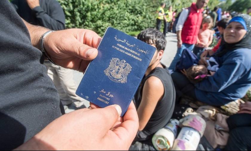 Γερμανία: Μετανάστες είχαν στην κατοχή τους πλαστά διαβατήρια ίδια με των βομβιστών του Παρισιού