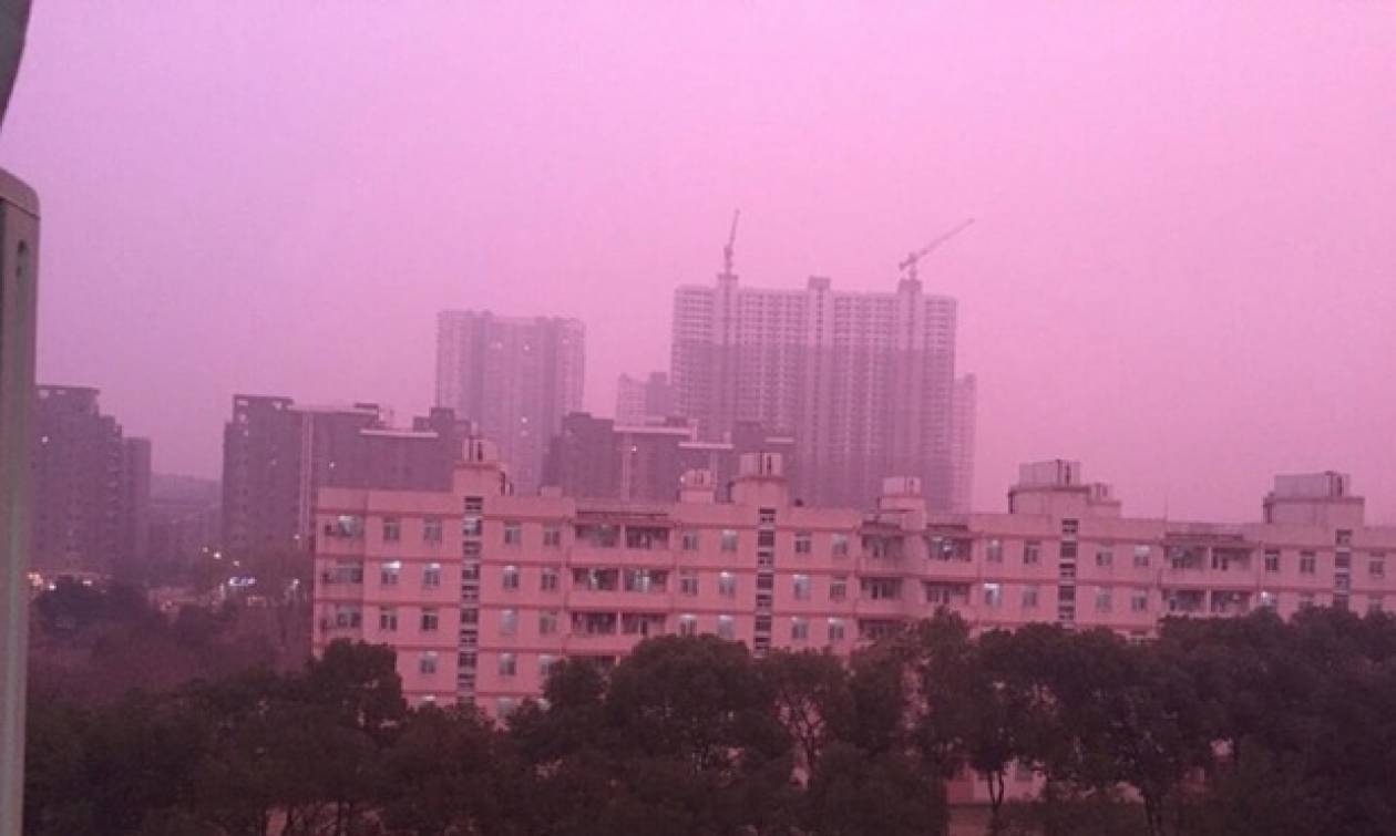 Γιατί ο ουρανός βάφτηκε ροζ στην Κίνα; (vid)