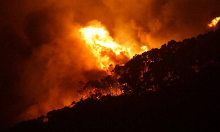 Πύρινη κόλαση στην Αυστραλία: Μαίνονται πυρκαγιές από τις 19 Δεκεμβρίου (Vid)