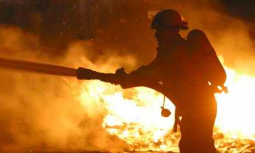 Μεγάλη πυρκαγιά απειλεί πετρελαϊκές εγκαταστάσεις στην Καλιφόρνια