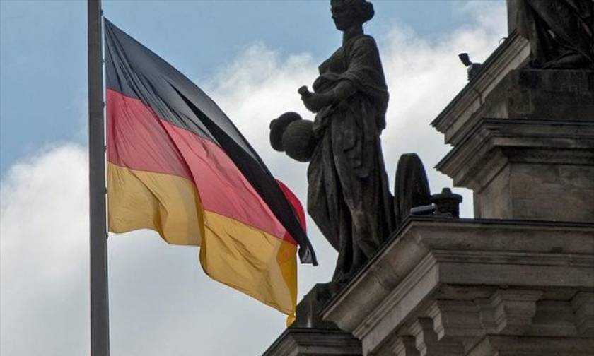 Γερμανία: «Ψαλίδι» στα επιδόματα των μεταναστών