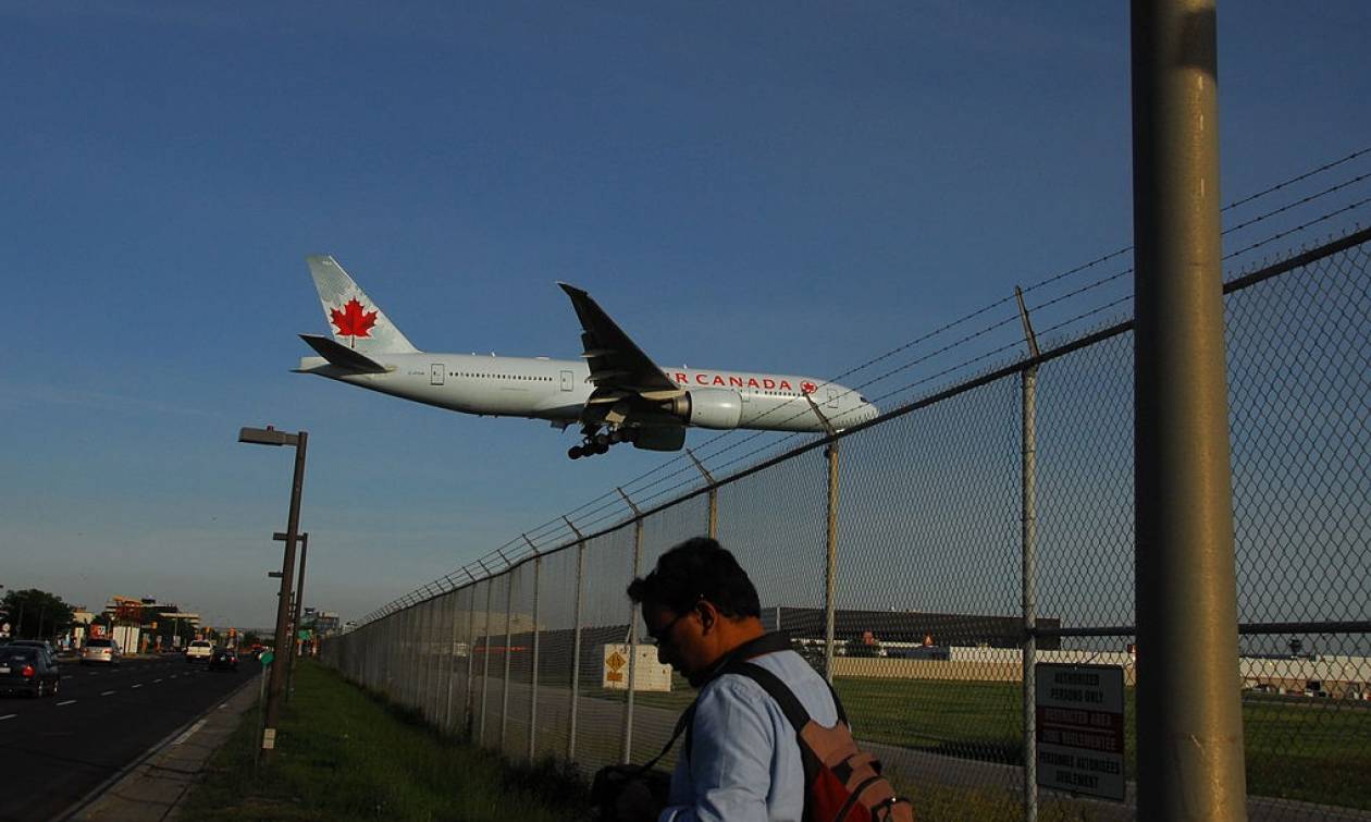 Αναγκαστική προσγείωση στον Καναδά: 21 επιβάτες σε νοσοκομεία λόγω αναταράξεων