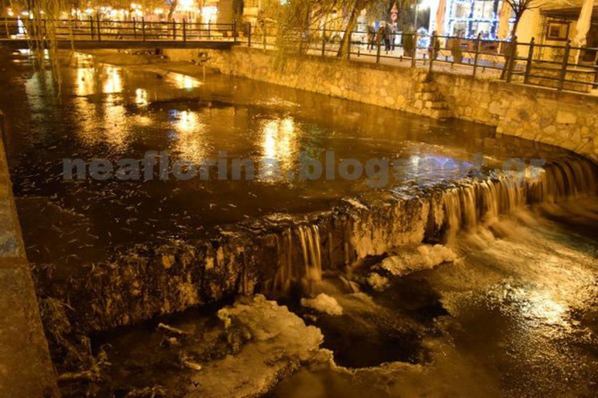 Φλώρινα: Πάγωσε ο ποταμός Σακουλέβας – Στους -4 ο υδράργυρος (photos)